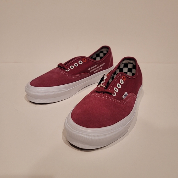 Vans Burgundy Sneakers with Checkered Laces - Picture 3 of 10